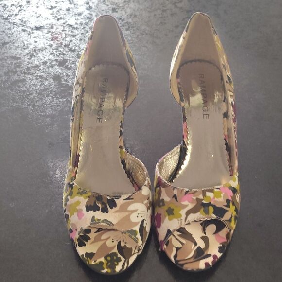 Rampage Cream and Brown Heels Elegant Floral Design - Picture 1 of 6